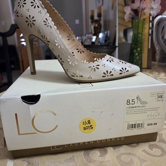 LC Lauren Conrad Heels - Picture 1 of 3